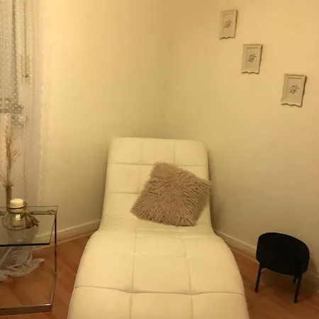 Zentral 1 Bis Zum12 Schlafplaetze Apartment